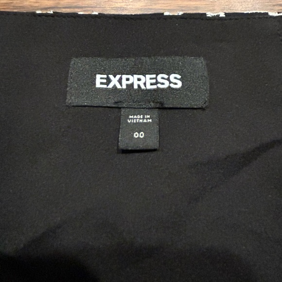 Express black/white high waisted, Scalloped, Eyelet side zip skirt. Size 00. - Picture 3 of 5